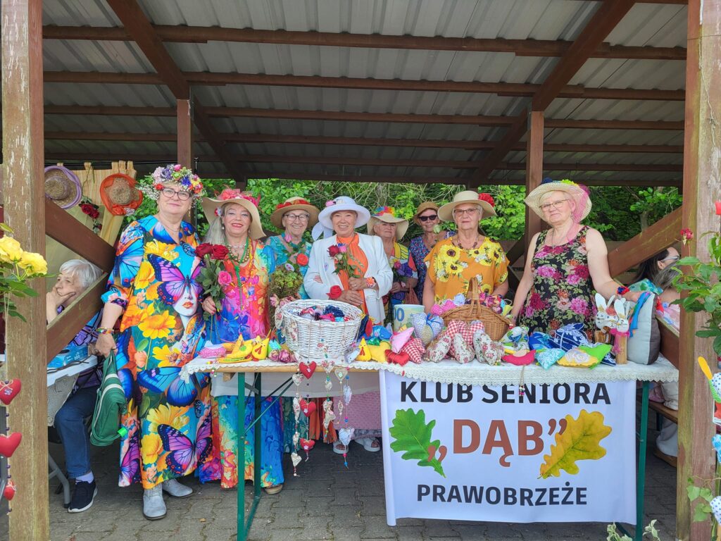 seniorki na X Festiwalu Róż w Dobrej