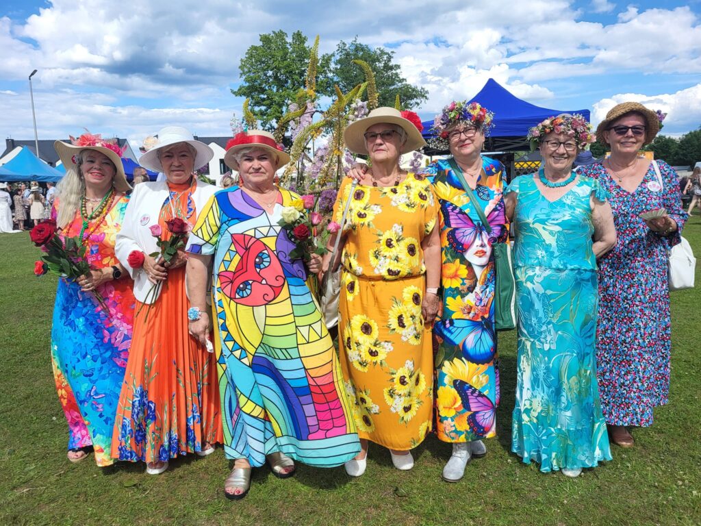 seniorki na X Festiwalu Róż w Dobrej