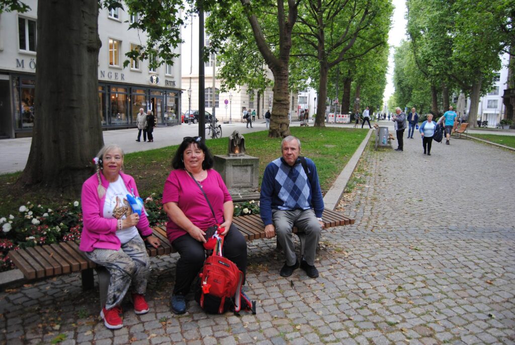 seniorzy na wycieczce autokarowej w Dreźnie