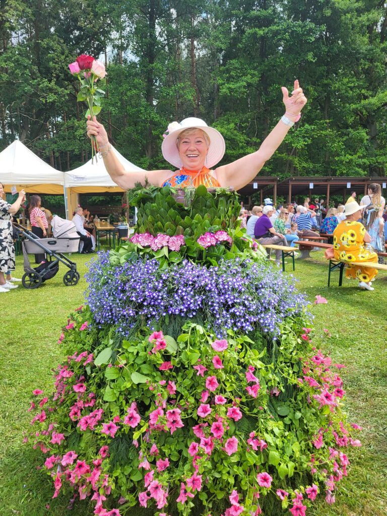 seniorki na X Festiwalu Róż w Dobrej