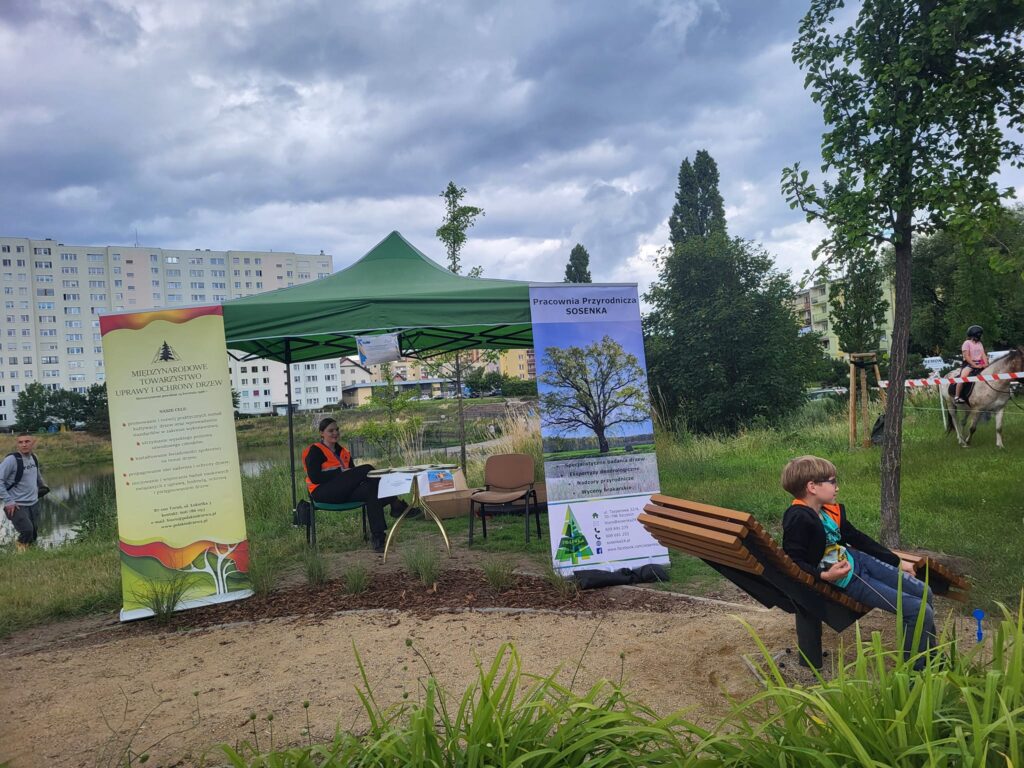 impreza plenerowa "Powitanie lata i wakacji w duchu ekoedukacji"