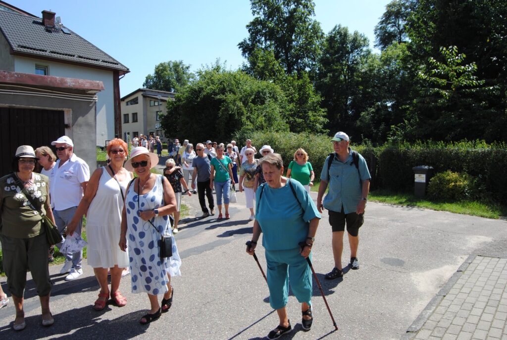 seniorzy na wycieczce autokarowej do Kalisza Pom.