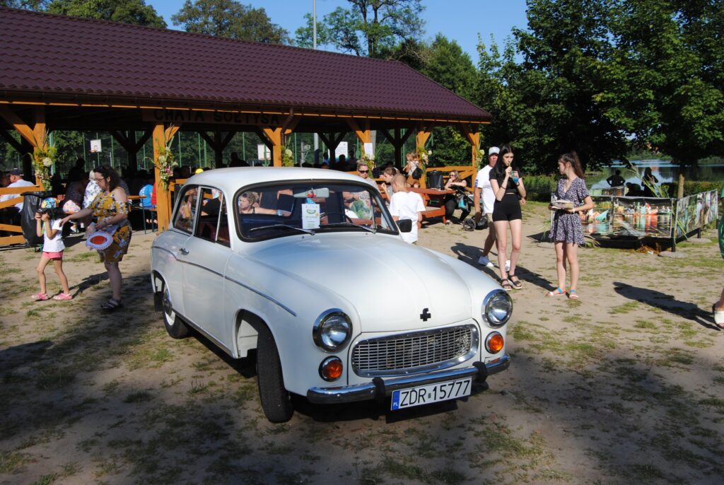 seniorzy na wycieczce autokarowej do Kalisza Pom.