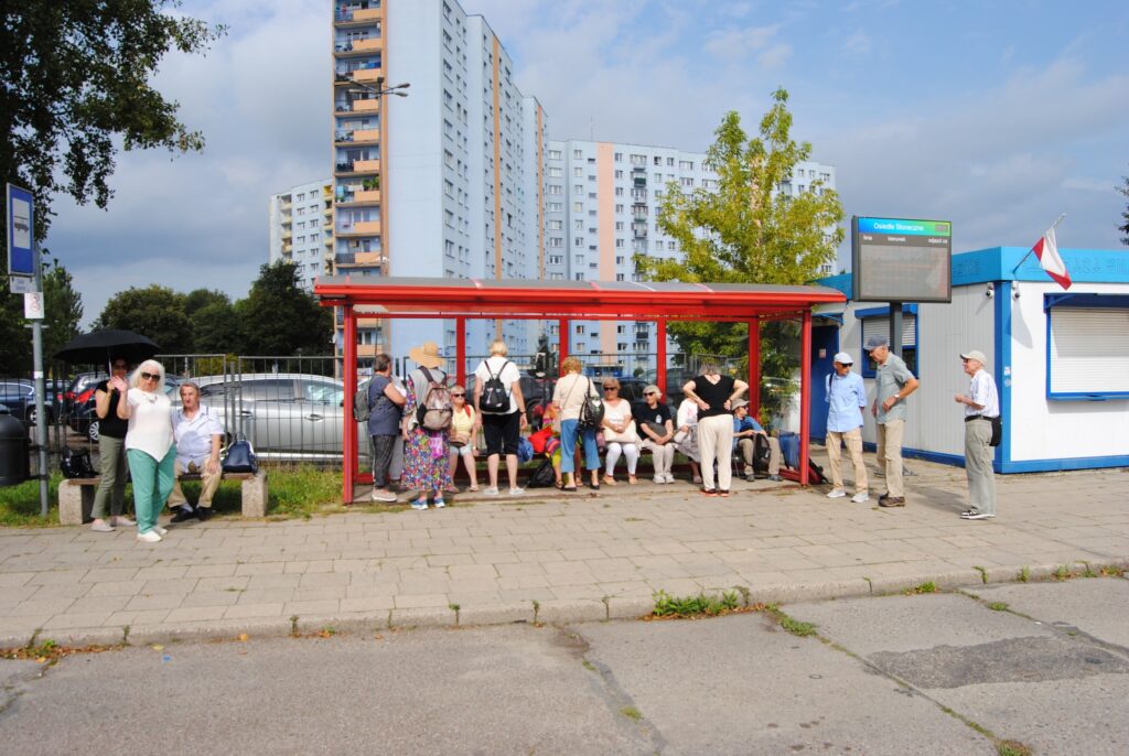 seniorzy na wycieczce na Święto Leszcza w Nowym Warpnie