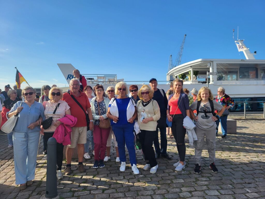 seniorzy na wycieczce autokarowej do Lubeki