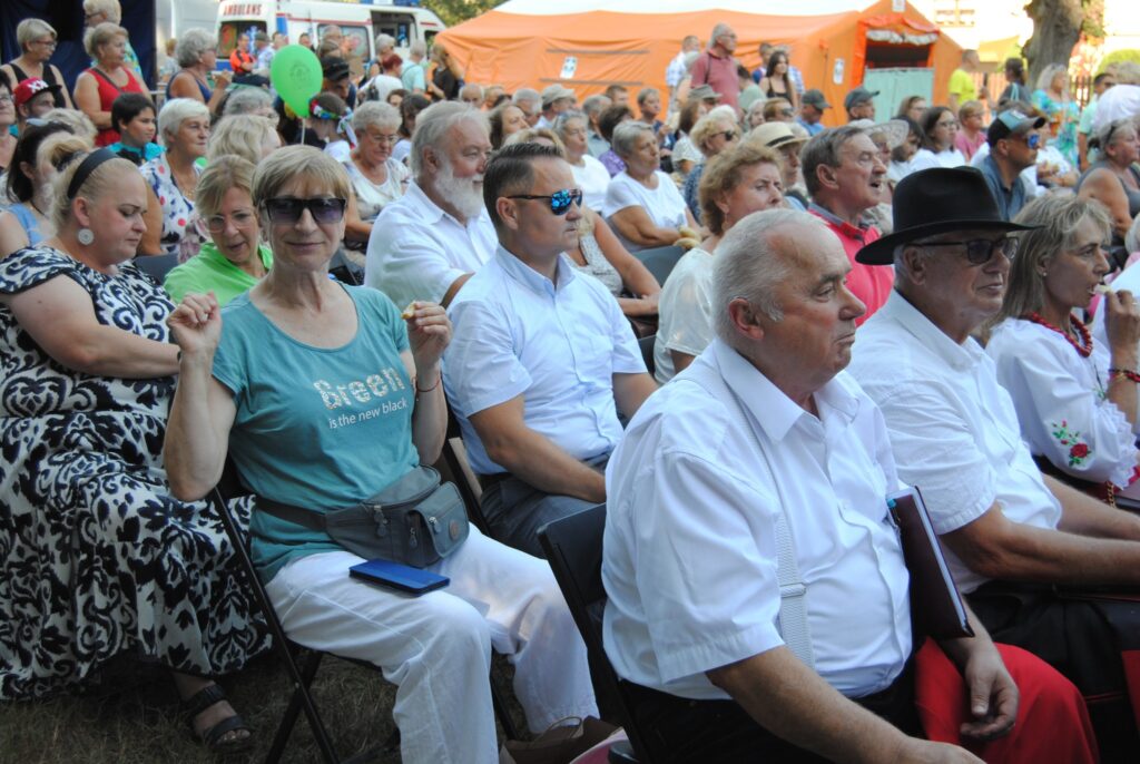 seniorzy na Święcie Chleba w Bogdańcu