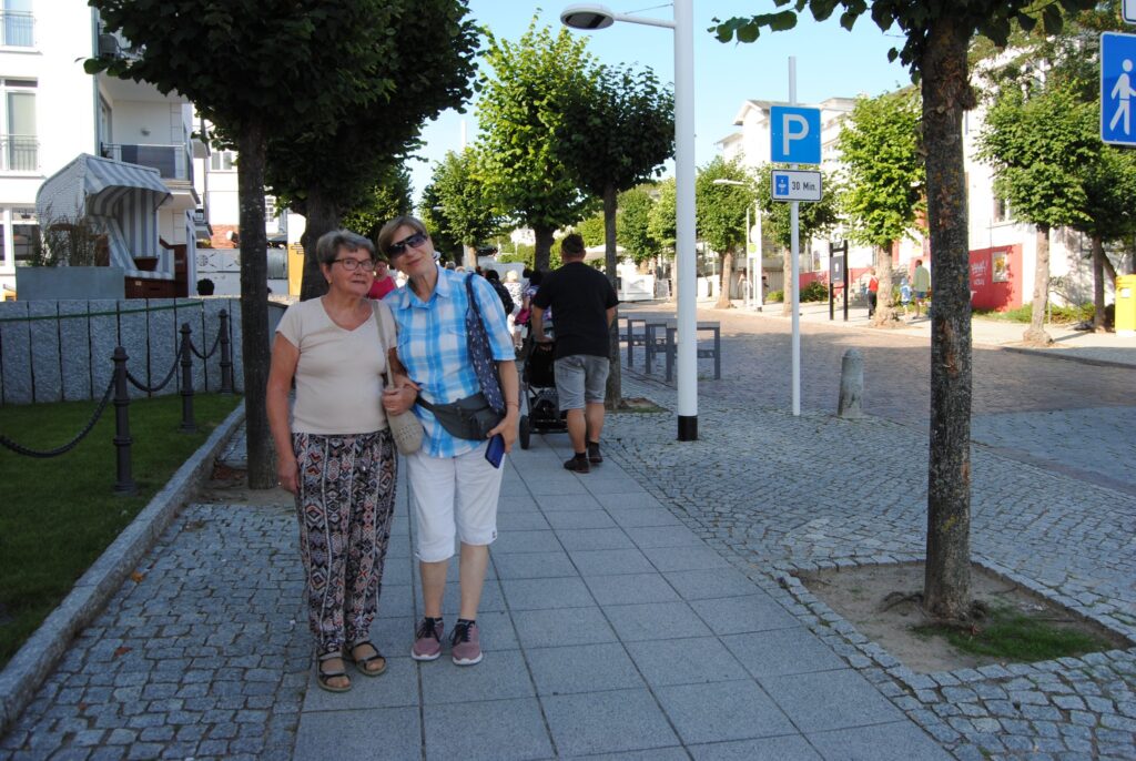 seniorzy na wycieczce autokarowej na Rugii