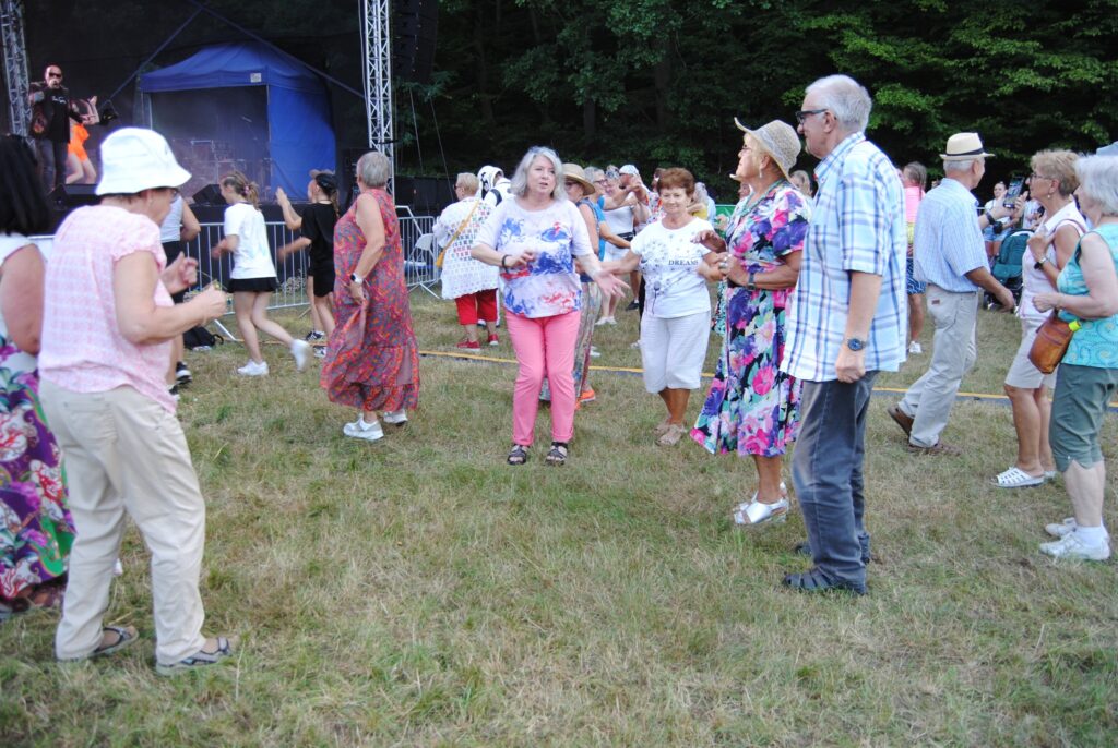 seniorzy na Święcie Chleba w Bogdańcu