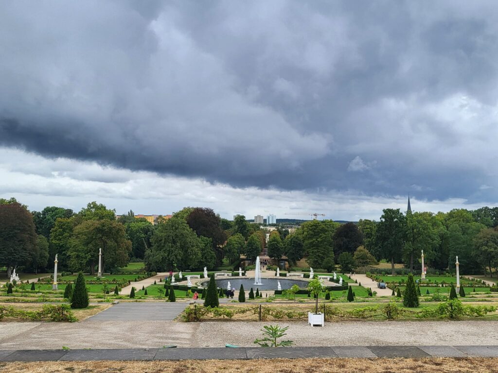 seniorzy na wycieczce autokarowej w Poczdamie i Klaistow