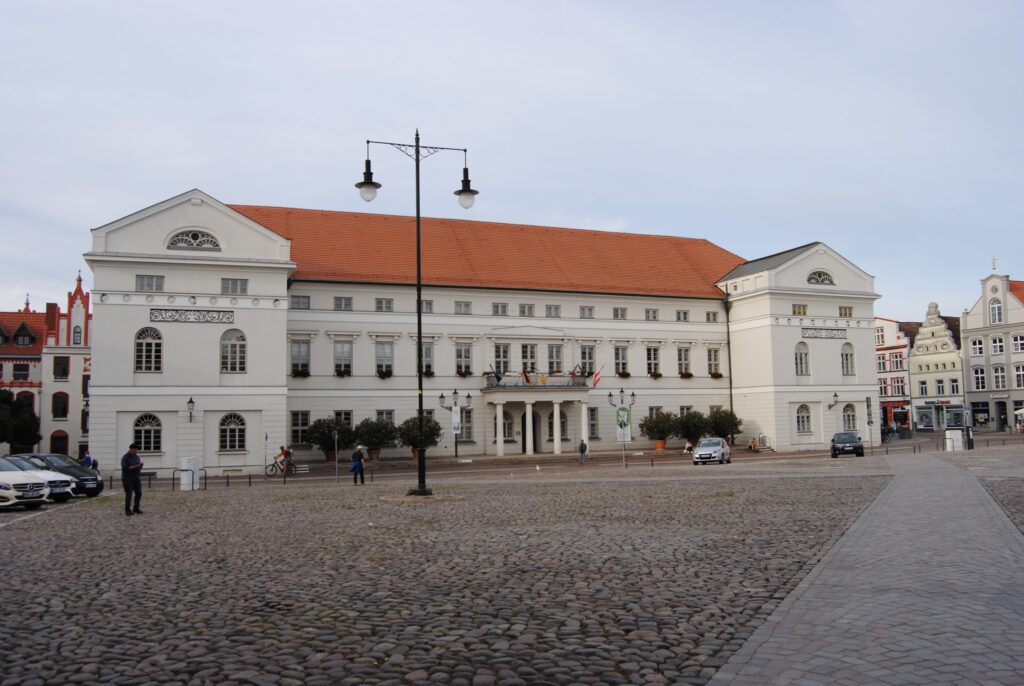 wycieczka autokarowa seniorów do Schwerin i Wismaru