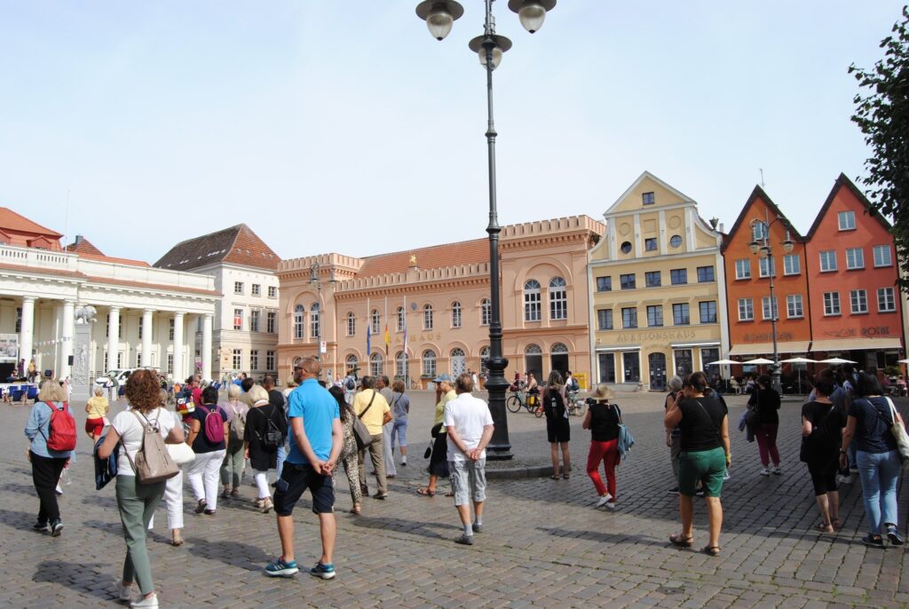 wycieczka autokarowa seniorów do Schwerin i Wismaru