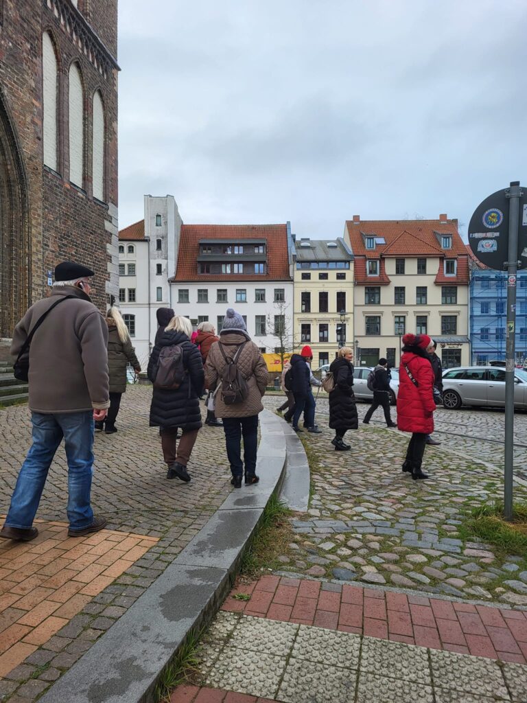 4 grudnia 2024 r. seniorzy zwiedzili nadbałtyckie perły: Ribnitz, Gelbensande i Rostock