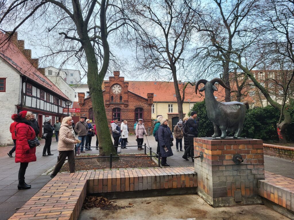 4 grudnia 2024 r. seniorzy zwiedzili nadbałtyckie perły: Ribnitz, Gelbensande i Rostock