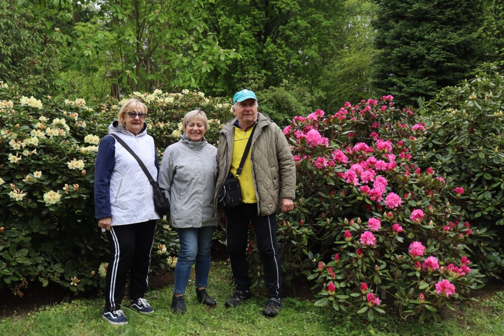 impreza plenerowa seniorów w Ogrodzie Dendrologicznym w Glinnej
