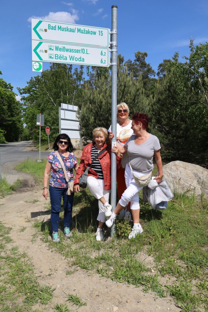 Zdjęcie przedstawia seniorki w Białej Wodzie