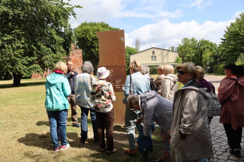 zdjęcie przedstawia uczestników wycieczki do Greifswaldu i Stralsundu