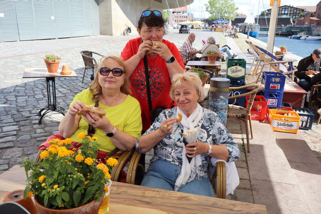 zdjęcie przedstawia uczestników wycieczki do Greifswaldu i Stralsundu