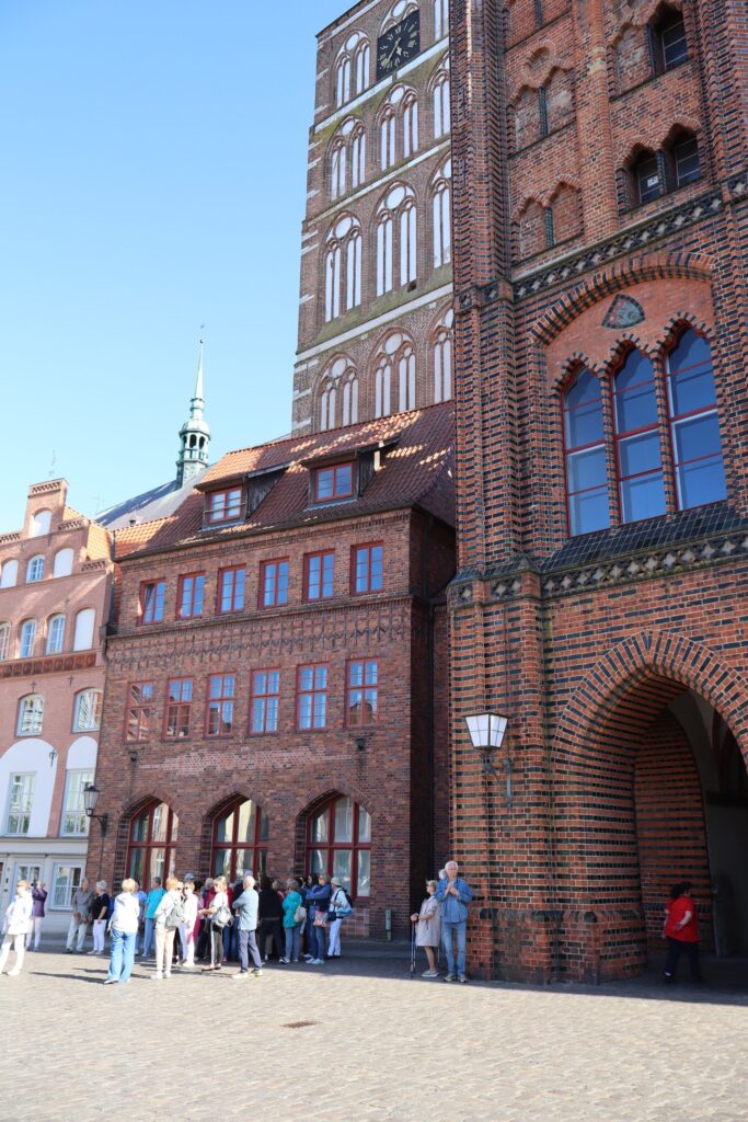 zdjęcie przedstawia uczestników wycieczki do Greifswaldu i Stralsundu
