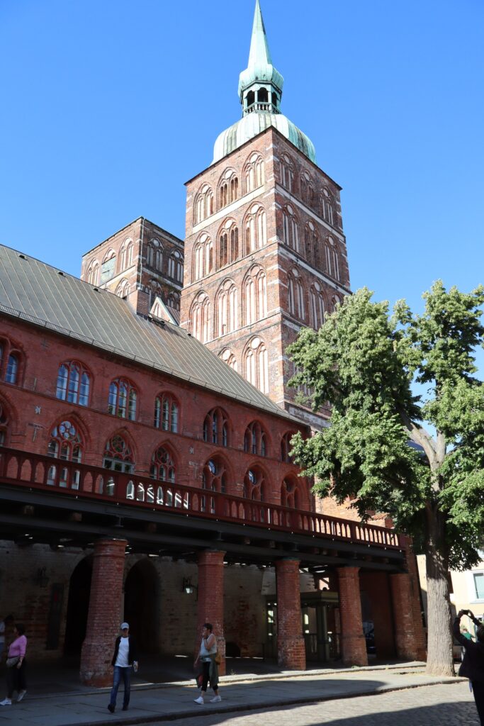 zdjęcie przedstawia uczestników wycieczki do Greifswaldu i Stralsundu