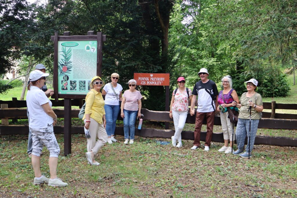 zdjęcie przedstawia uczestników wycieczki na trasie nad Drawą