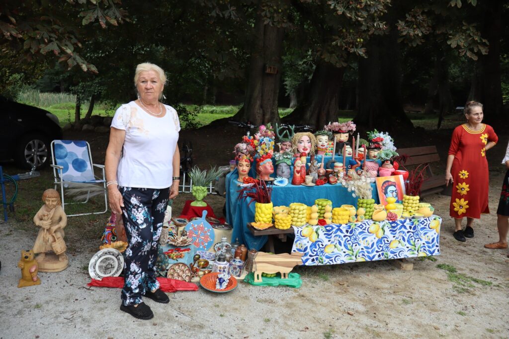 zdjęcie przedstawia seniorów na dożynkach w Bogdańcu